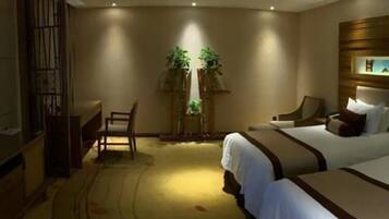 Minibar, in-room safe, desk, blackout curtains