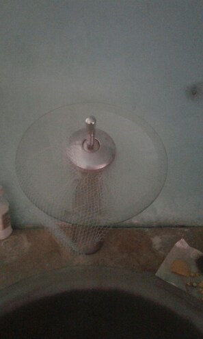 Rainfall showerhead, bathrobes, slippers, towels - Sarfarnga View House Skardu (Skardu)