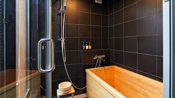 Standardzimmer (with Private Cypress Bath) | Komfortbadewanne