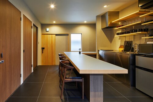 客室内のダイニングエリア