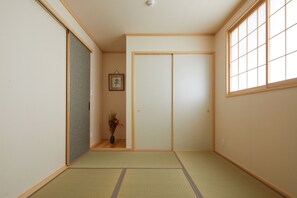 2 bedrooms, free WiFi, bed sheets - HANARE KYOTO Hachijoguchi (Kyoto)