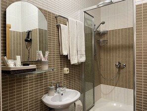 Standard Twin Room | Bathroom | Shower, hair dryer, bathrobes, slippers - Apart Hotel Keremet (Almaty)