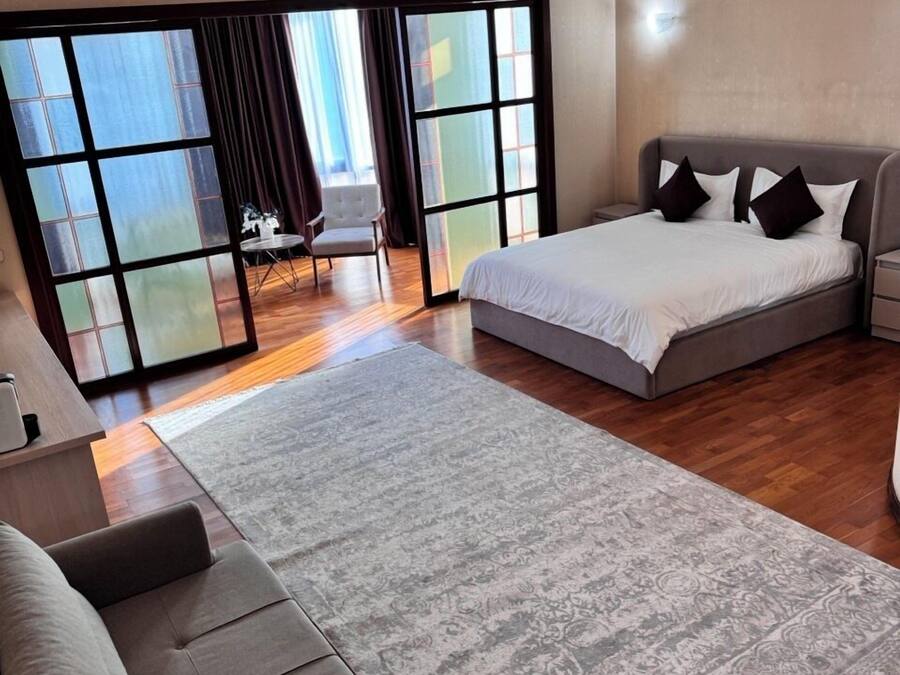 Luxury Room, 1 King Bed, Non Smoking, Mountain View | Desk, soundproofing, iron/ironing board, free WiFi