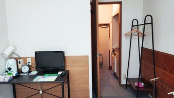 基础双床房, 2 张单人床, 无烟房, 私人浴室 | 办公桌、笔记本电脑工作区、遮光窗帘、免费 WiFi