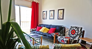 Apartment, 1 Bedroom, Garden View | Living room