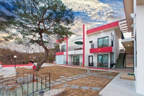 Front of property - Naerimong Beach Pension (Incheon)