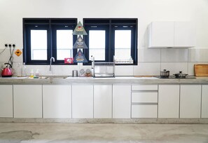 獨棟房屋, 4 間臥室 | 私人廚房 | 大型冰箱、微波爐、爐台、咖啡機/沖茶器