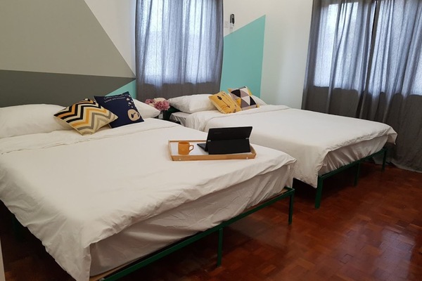 Rumah, 4 kamar tidur | 4 kamar tidur, dilengkapi dengan perabotan berbeda-beda, dan meja kerja