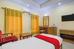 Deluxe Twin Room | Desk, laptop workspace, free WiFi, bed sheets