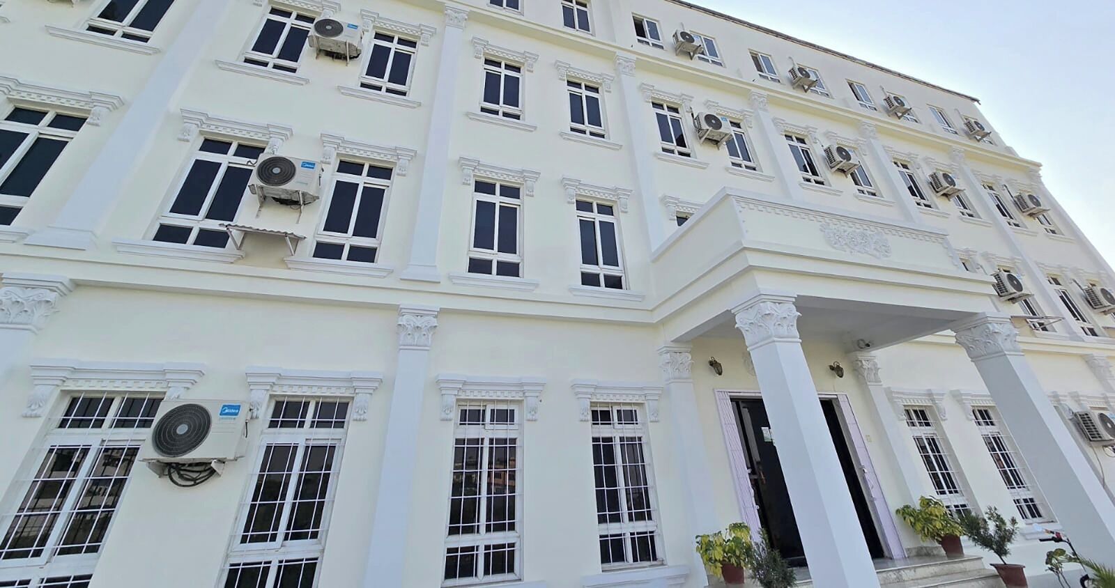 Facciata della struttura