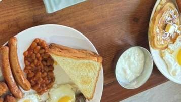 Petit déjeuner continental servi tous les jours en supplément
