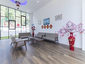 Lobby sitting area - Rock Mountain (Raub)