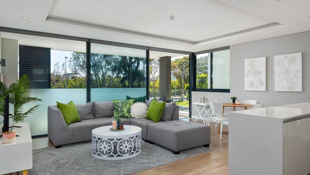 프리미어 아파트, 침실 2개, 금연 | 거실 공간 | 플라스마 TV