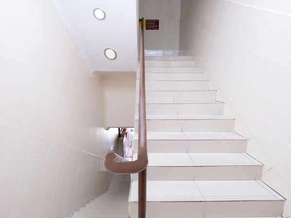 Staircase - Hotel O Ayuni Hotel (Bandar Baru Bangi)