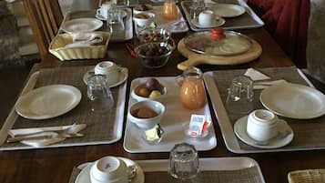 Free daily continental breakfast