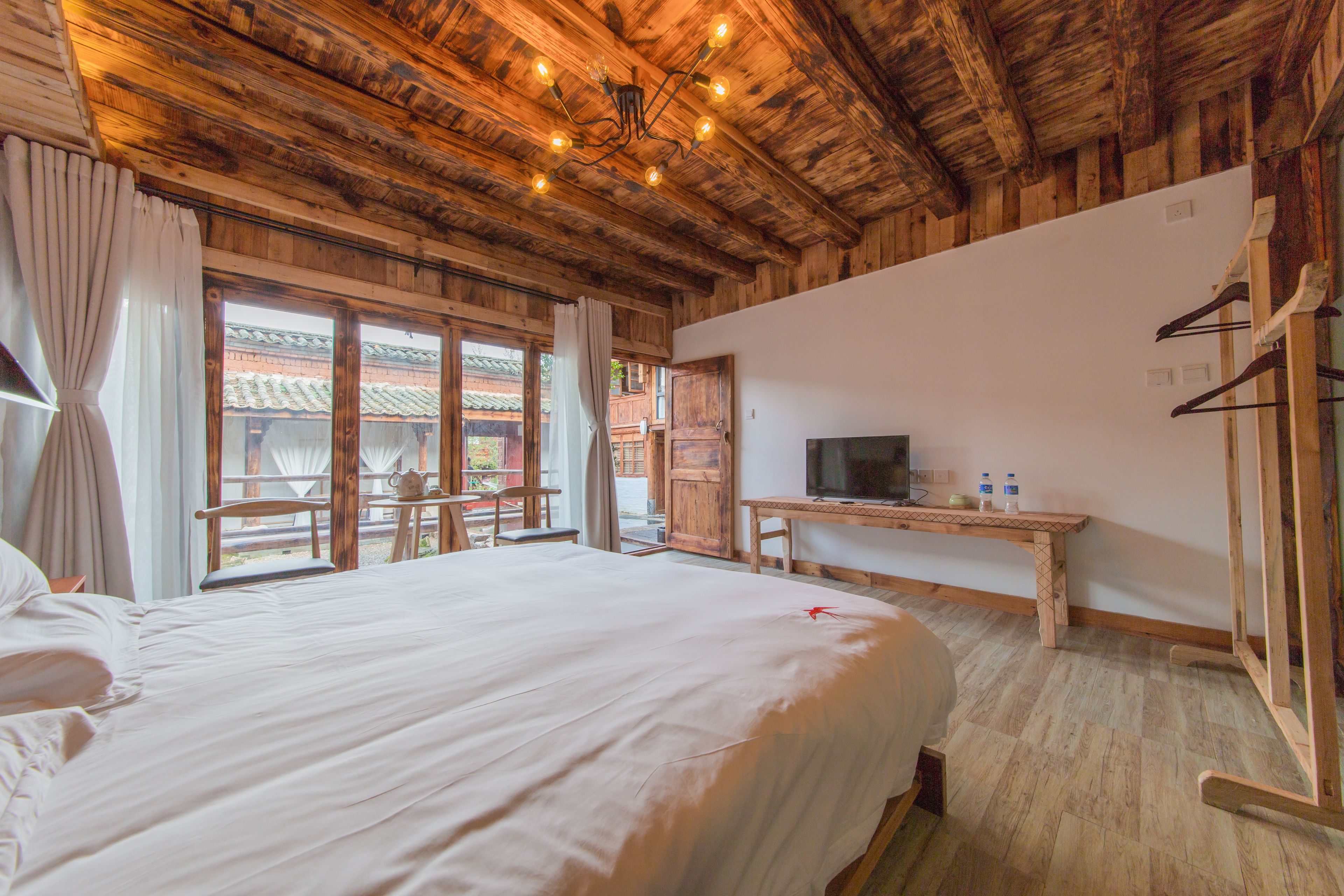 romantic double room, 1 bedroom | individually decorated, desk, blackout curtains, soundproofing