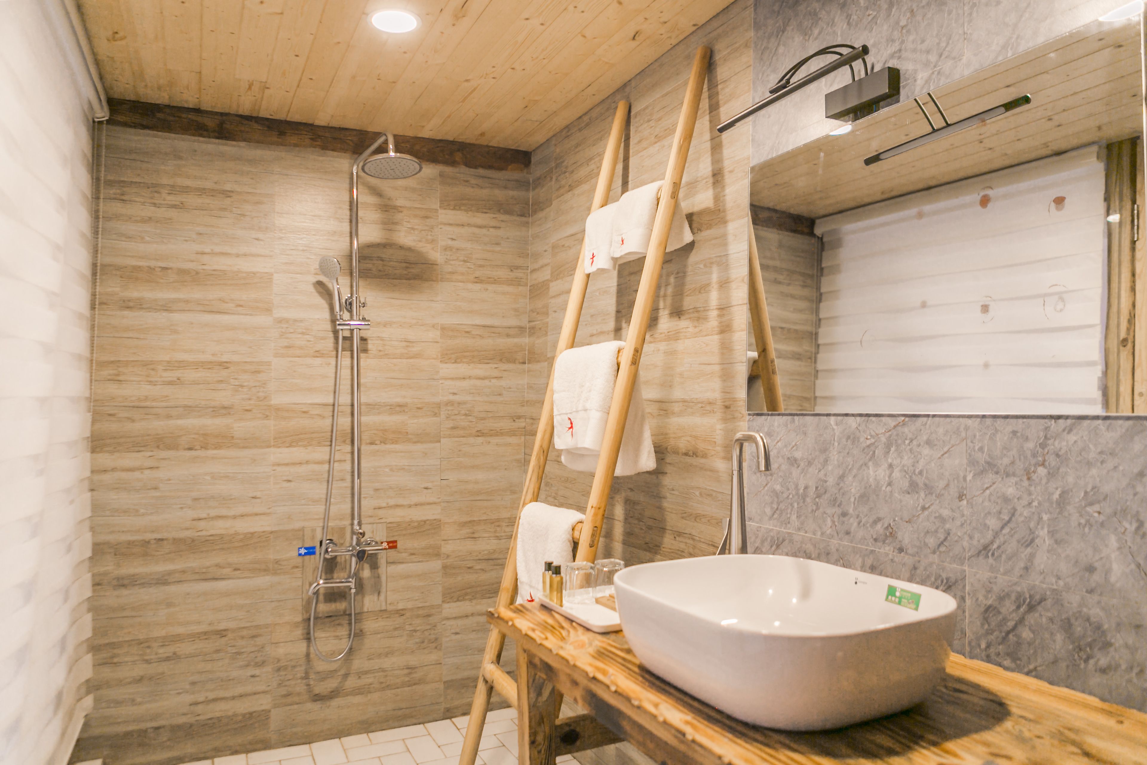 romantic double room, 1 bedroom | bathroom | shower, free toiletries, hair dryer, slippers