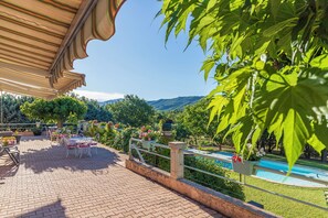 Terrace/patio - Chambres d'hôtes La Bastide des Roses (Saint-Julien-d'Asse)