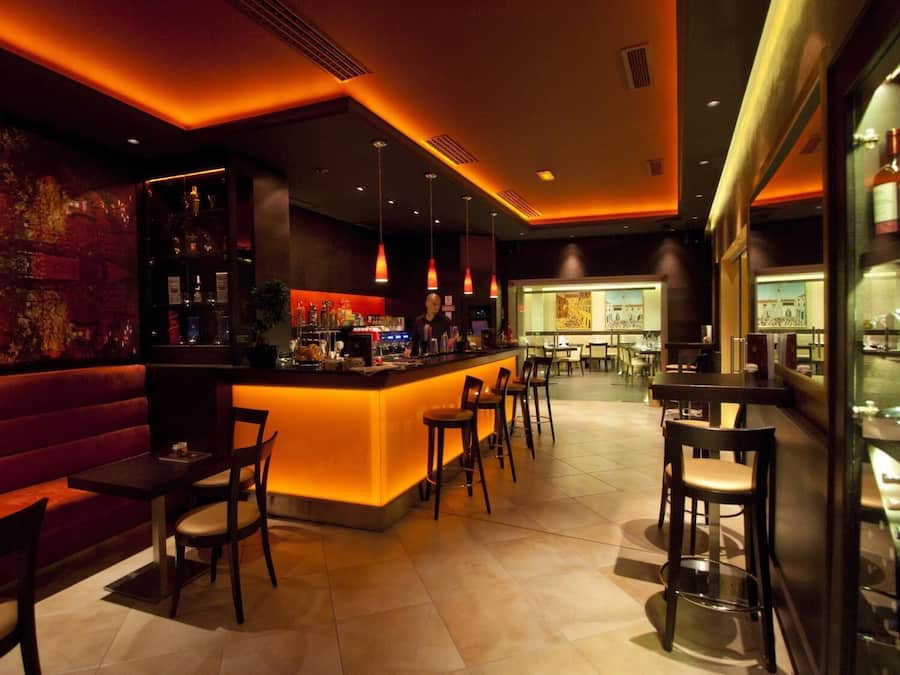 Bar (en el alojamiento)