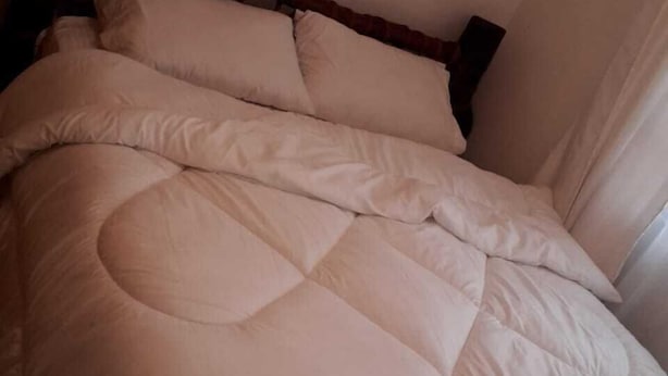 واي فاي مجانًا وملاءات أسرّة