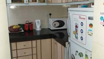 Standard Studio | Private kitchen | Fridge, microwave, stovetop, electric kettle