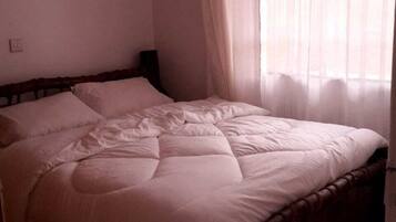 Standard Studio | Free WiFi, bed sheets