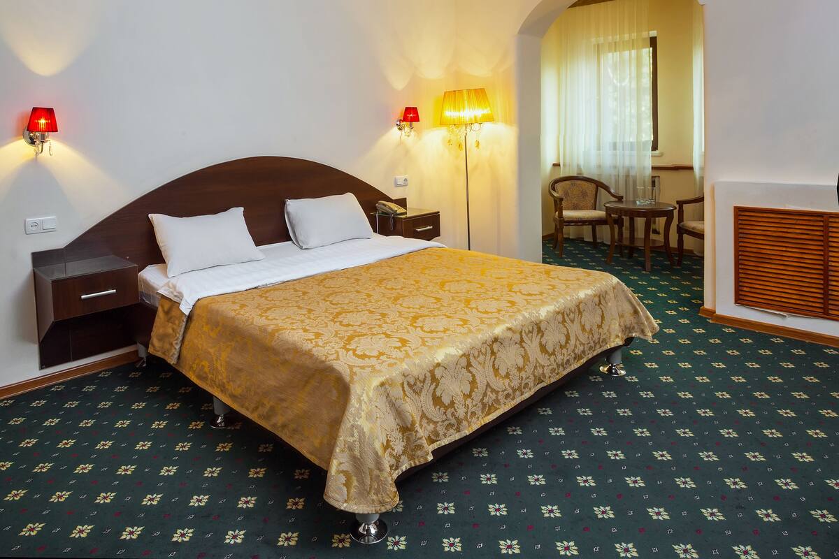 Chambre Deluxe double, balcon | Bureau, rideaux d’obscurcissement, système d’insonorisation