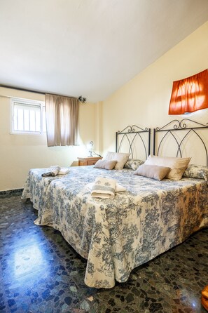 บ้านพัก, 4 ห้องนอน | 4 ห้องนอน, ผ้านวมขนเป็ด, มินิบาร์, เตียงเสริม/เปล