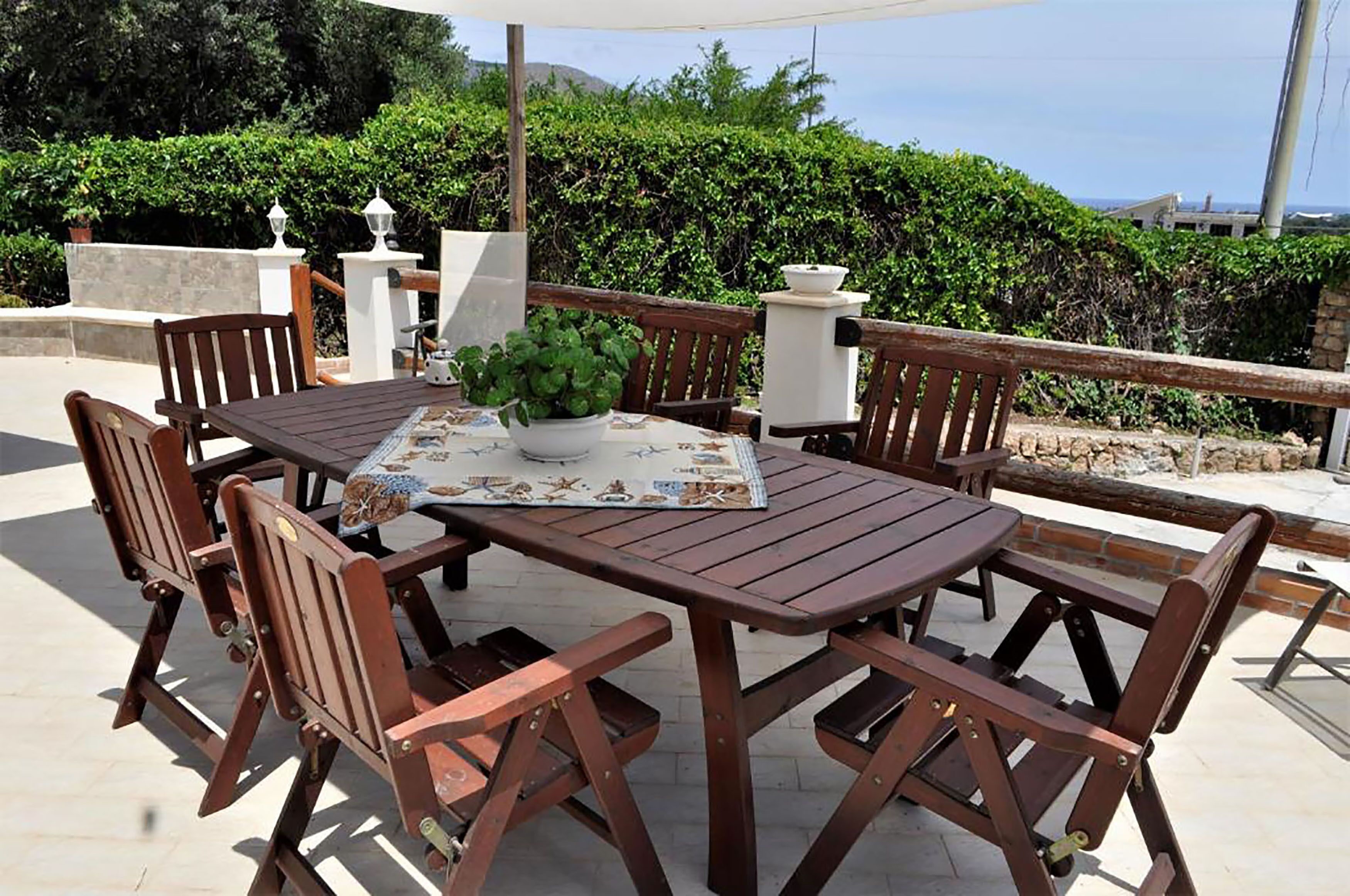 Familjehus - 2 sovrum - kök - bottenvåning | Terrass/Patio