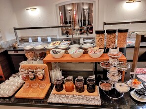 Petit déjeuner buffet compris tous les jours
