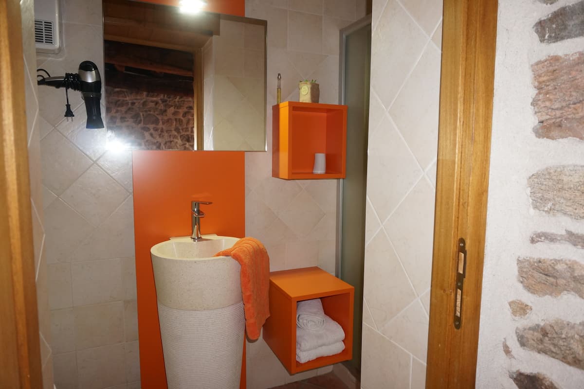 Habitación doble | Lavabo en el baño