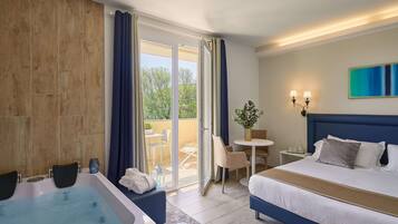 Premium-Studiosuite | Hochwertige Bettwaren, Betten mit Memory-Foam-Matratzen, Zimmersafe