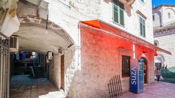 Property entrance - Kaleta Apartments (Kotor)