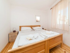 Comfort Apartment, City View | Premium bedding, desk, soundproofing, iron/ironing board