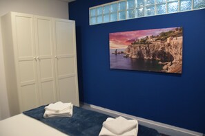 Habitación clásica doble, baño privado | Ropa de cama hipoalergénica y edredones de plumas