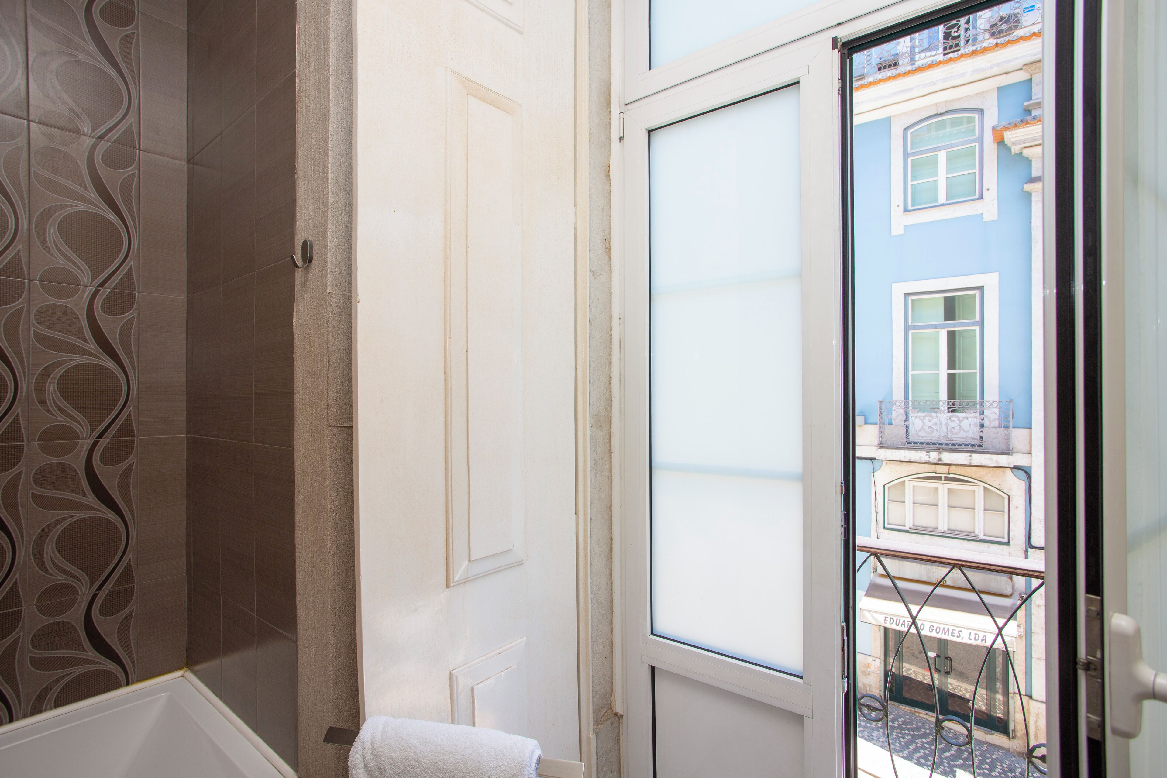 twin room | 1 bedroom, minibar, in-room safe, individually decorated