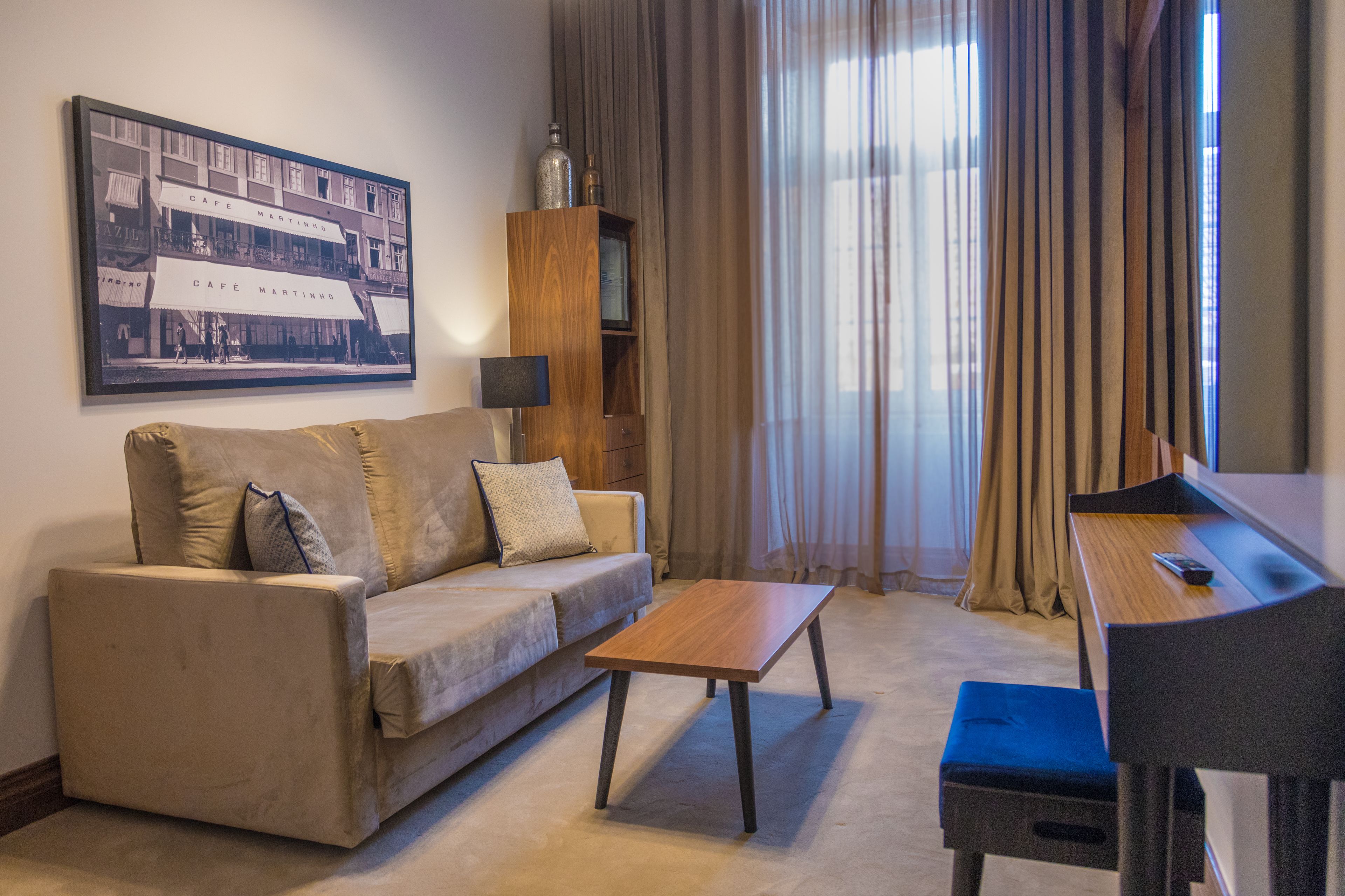 suite | 1 bedroom, minibar, in-room safe, individually decorated