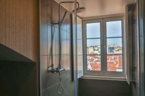 Suite | Kamar mandi | Perlengkapan mandi gratis, pengering rambut,  dan handuk