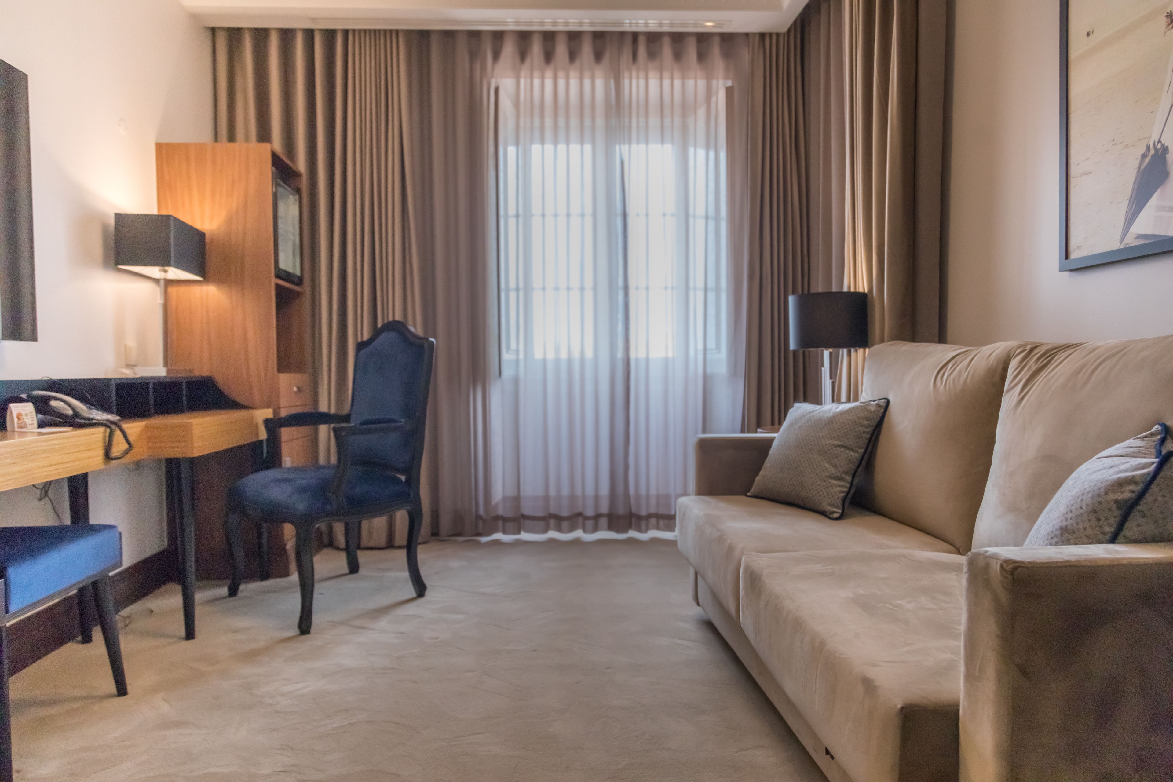 suite | 1 bedroom, minibar, in-room safe, individually decorated