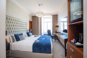 Zweibettzimmer | Minibar, Zimmersafe, individuell dekoriert, individuell eingerichtet