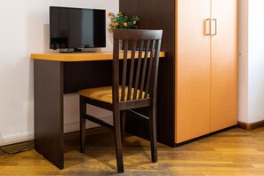 Double or Twin Room, Ensuite | Room amenity - Hotel Youri Il Magnifico (Genoa)