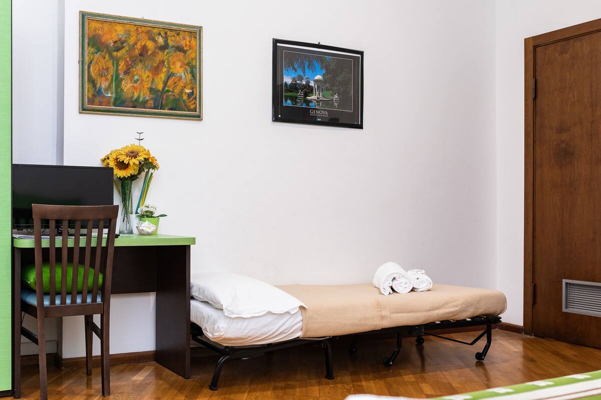 Classic Triple Room | Desk, blackout drapes, cribs (free), WiFi (free)