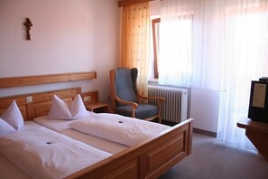 Double Room | In-room safe, free cots/infant beds, free WiFi, bed sheets