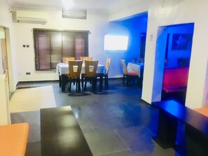 Breakfast, lunch, dinner served; local and international cuisine 