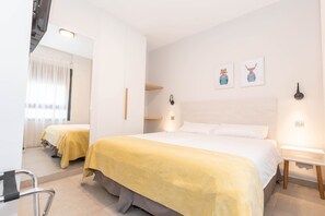 Economy Apartment | Desk, free WiFi, bed sheets - Bex Holiday Homes (Las Palmas de Gran Canaria)