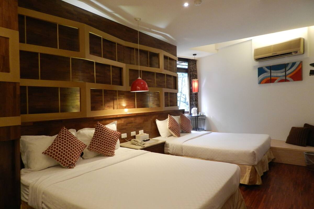 Deluxe Quadruple Room, 2 Double Beds, Non Smoking