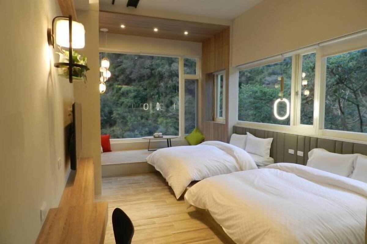 Desk, blackout curtains, free WiFi, bed sheets