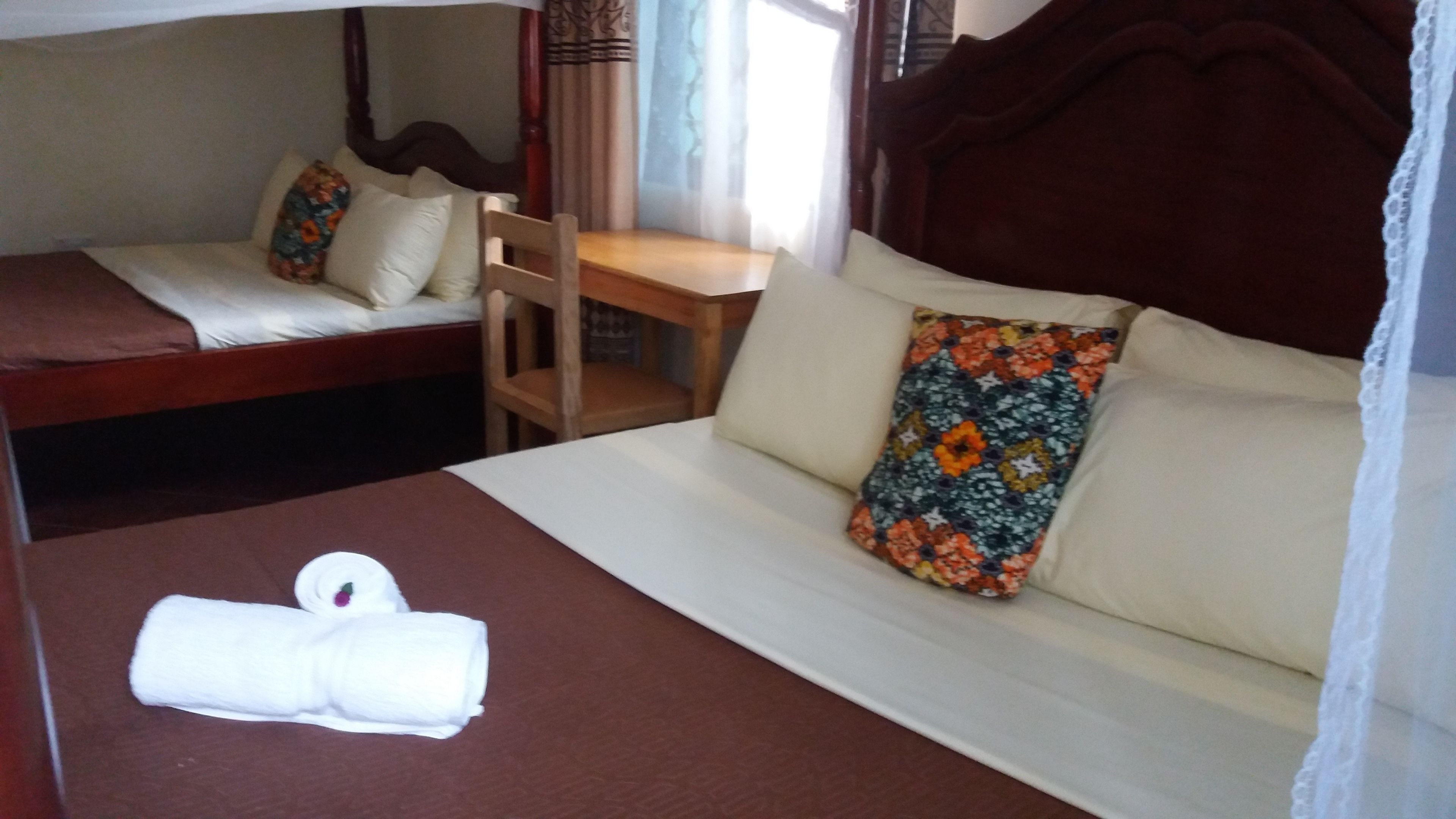 Double Room, Non Smoking | Desk, free WiFi, bed sheets