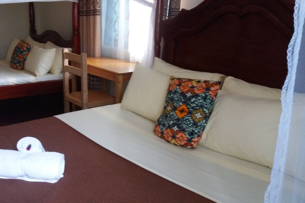 Double Room, Non Smoking | Desk, free WiFi, bed sheets