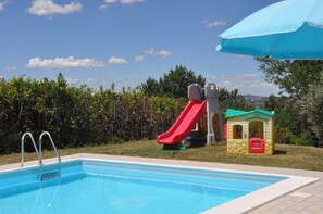 Seasonal outdoor pool - B&B Titty (Montottone)
